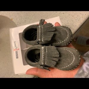 Size 0 baby Minnetonka